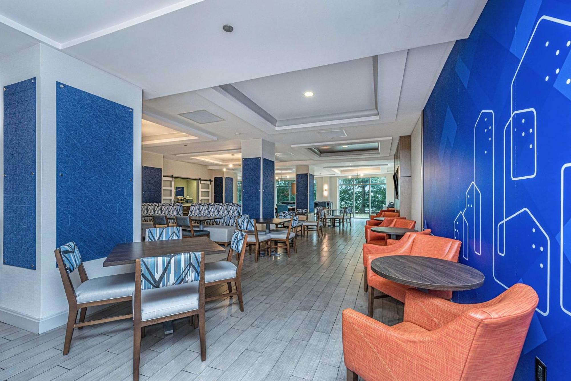 Holiday Inn Express & Suites Charleston Arpt-Conv Ctr Area By Ihg North Charleston Exterior photo