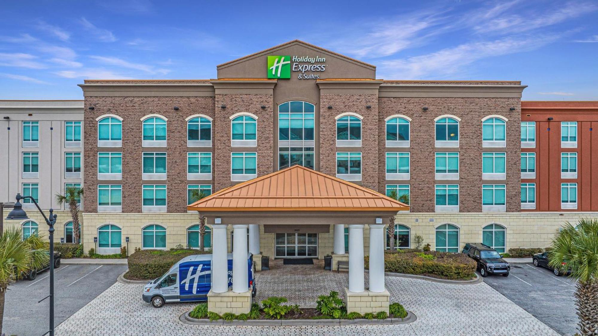 Holiday Inn Express & Suites Charleston Arpt-Conv Ctr Area By Ihg North Charleston Exterior photo